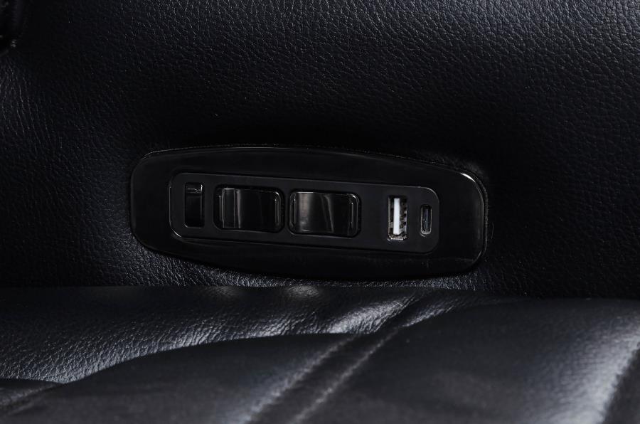 Zuma Power Reclining Loveseat W/ Bluetooth Speaker/Led BLACK VINLY